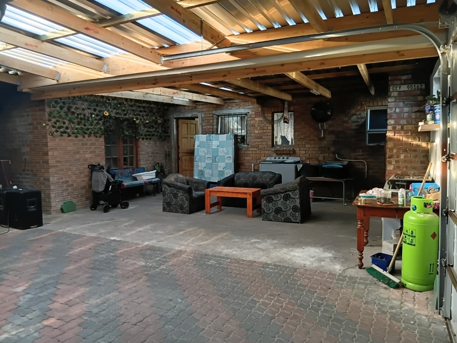 4 Bedroom Property for Sale in Heather Park Western Cape